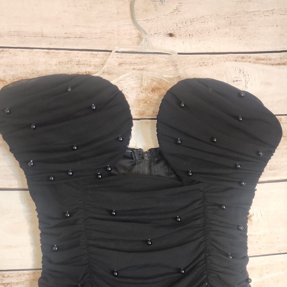 Chic Black Strapless Dress - Picture 4 of 6
